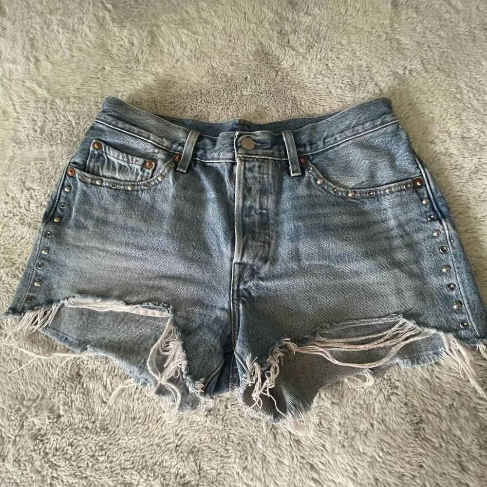 Levi’s 501 studded mini shorts size W28